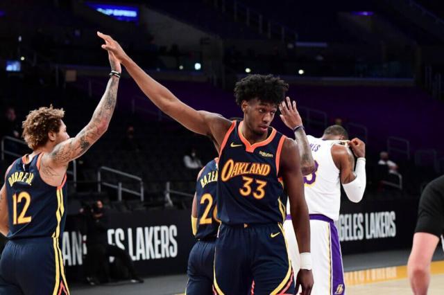 世界杯在线观看-乌布雷的去留 狼队的签位 勇士后半赛季悬念迭起